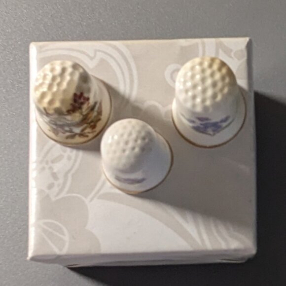 Vintage Bone China Thimbles Made in England - Mismatched Set of 3 - Picture 3 of 6